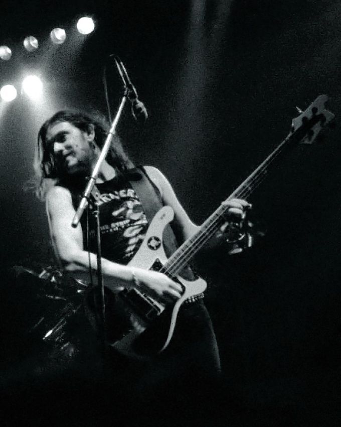 Lemmy_St._Albans_1982_(B&amp;W)