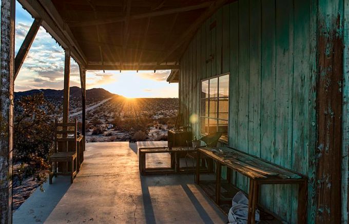 The_Simple_Life_(15264713335)