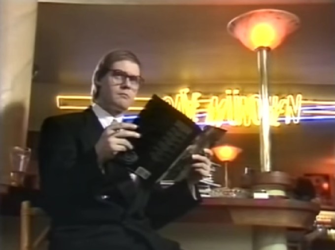 JohnLloydCafeMunchen