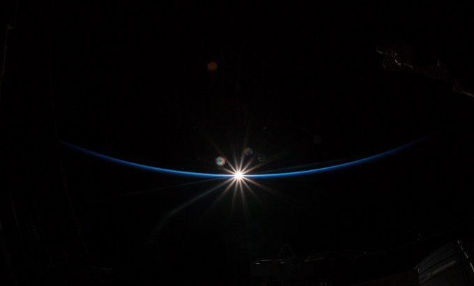 Sunrise_from_ISS_5