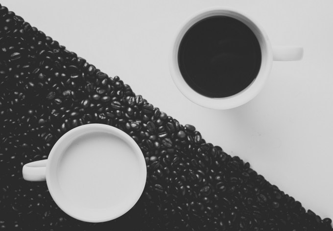 Monochrome_yin_yang_coffee_(Unsplash)