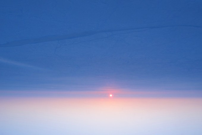Sunrise_over_sea_ice_near_the_North_Pole